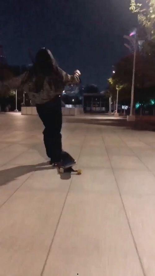 滑滑板的视频,动感十足的视频回顾