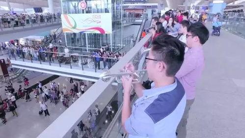 香港机场演奏视频,航站楼瞬间变身音乐殿堂